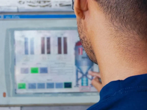 Pantalla HMI para control y automatización industrial